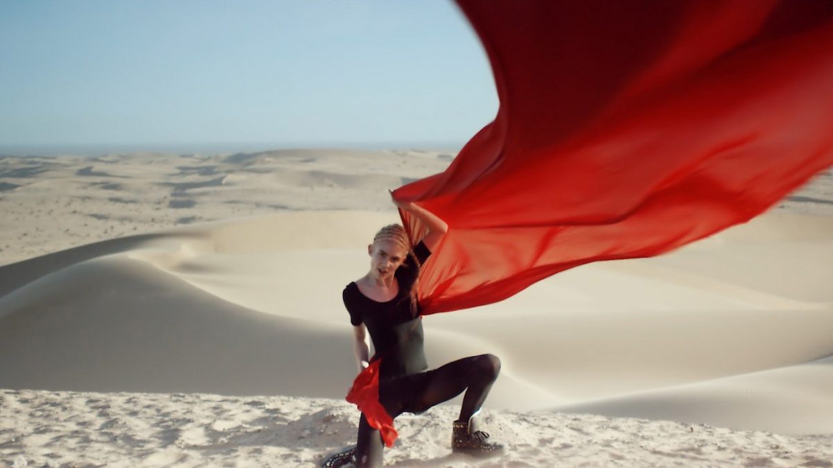 Grimes ft. Blood Diamonds 'Go'